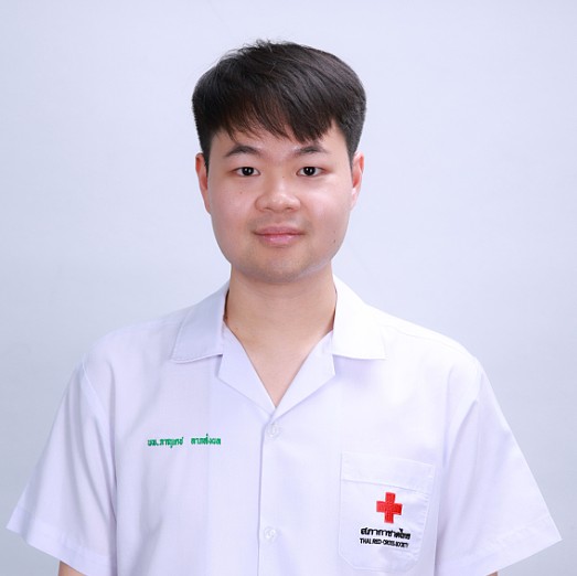 นายแพทย์ภาณุเดช ลาภส่งผล