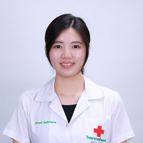 แพทย์หญิงรวีกาญจน์ อิฐสถิตไพศาล