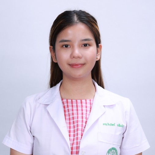แพทย์หญิงจิรภัทร์ กลีบบัว